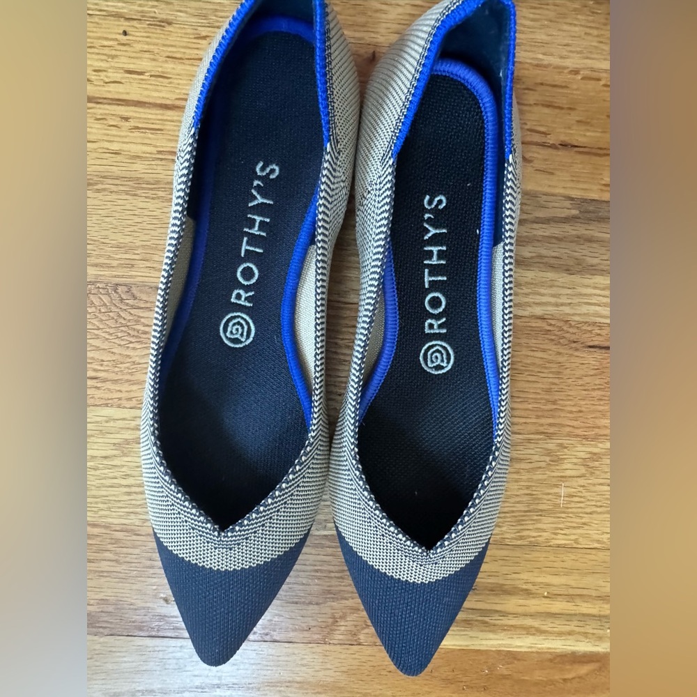 Rothy's Dune Captoe points